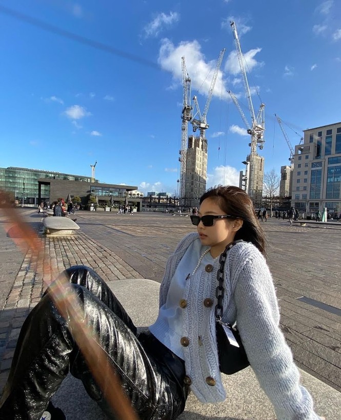 Vì đâu netizen nghi ngờ Jennie (BLACKPINK) bí mật sở hữu thương hiệu thời trang riêng? - ảnh 4