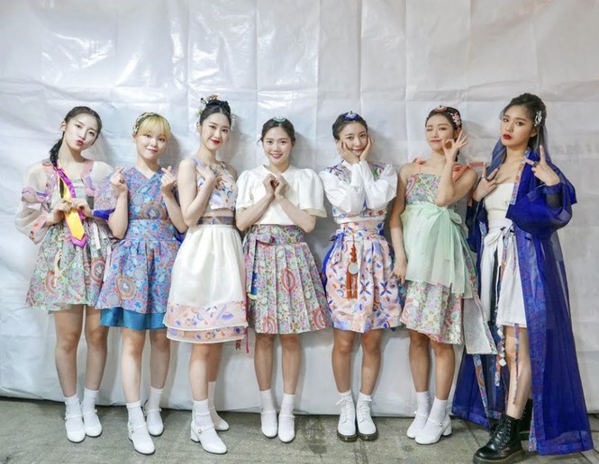 “Mượn” cả phong cách lẫn nhà thiết kế của BLACKPINK nhưng Oh My Girl không hề bị “ném đá” - ảnh 3