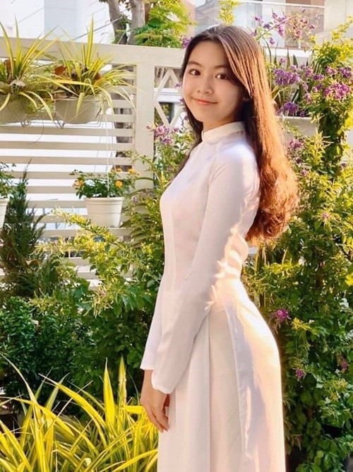Con gái Quyền Linh trong ảnh không chỉnh sửa: Lớn lên mà không thi Hoa hậu thì quá phí! - ảnh 6