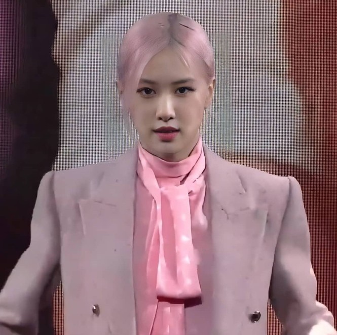 V-Biz mấy ai cao tay như Min, diện đồ rất giống BLACKPINK nhưng vẫn được khen phong cách - ảnh 3