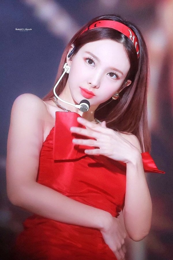 Thêm một nữ idol khiến netizen công nhận thay đổi dáng lông mày tạo nên phép màu cho khuôn mặt - ảnh 5