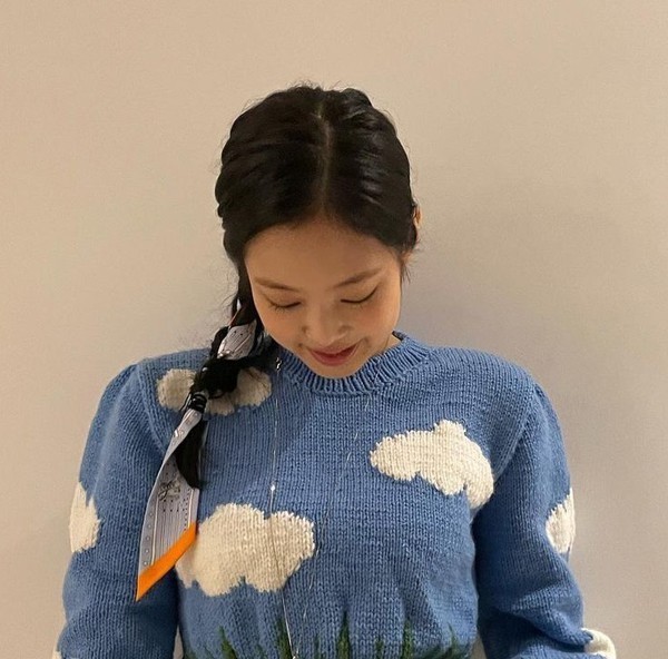 Năm lần bảy lượt các cô gái BLACKPINK diện chung một món đồ, thân nhau đến thế là cùng - ảnh 2