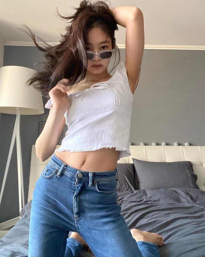 Netizen giật mình khi bóc giá giường ngủ của Jennie: Giàu vậy ai chơi lại! - ảnh 3