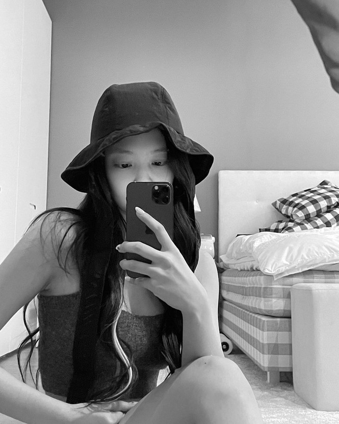 Netizen giật mình khi bóc giá giường ngủ của Jennie: Giàu vậy ai chơi lại! - ảnh 7