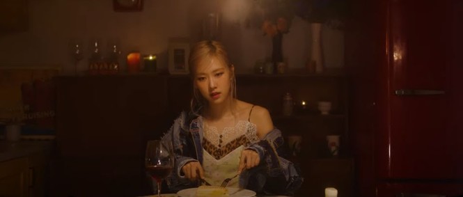 Ngắn 33 giây nhưng teaser riêng của Rosé cài cắm nhiều chi tiết liên quan tới BLACKPINK - ảnh 3