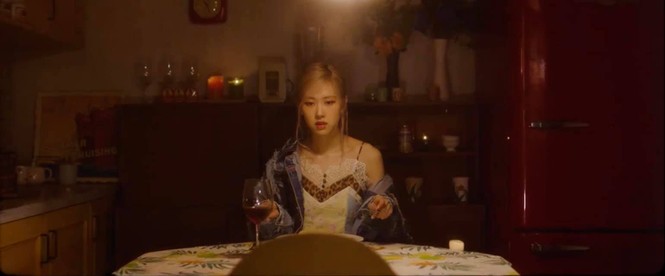 Vì đâu netizen tin chắc YG Ent mắc sai lầm trầm trọng khi cho Rosé solo theo cách này? - ảnh 2