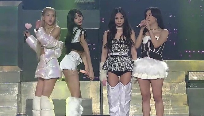 Đã tìm ra cô gái bị stylist dìm dáng nhiều nhất trong concert BLACKPINK: Jisoo chứ không ai khác - ảnh 2