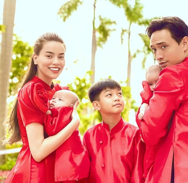 Ngắm sao Việt khoe áo dài ngày Tết mới thấy không phải túi hàng hiệu mà túi cói lên ngôi - ảnh 10