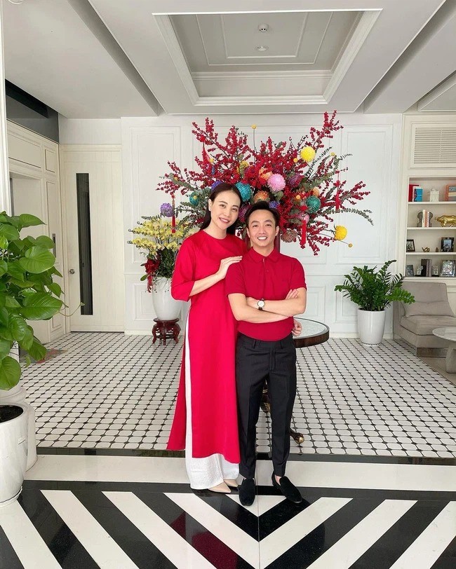 Ngắm sao Việt khoe áo dài ngày Tết mới thấy không phải túi hàng hiệu mà túi cói lên ngôi - ảnh 7