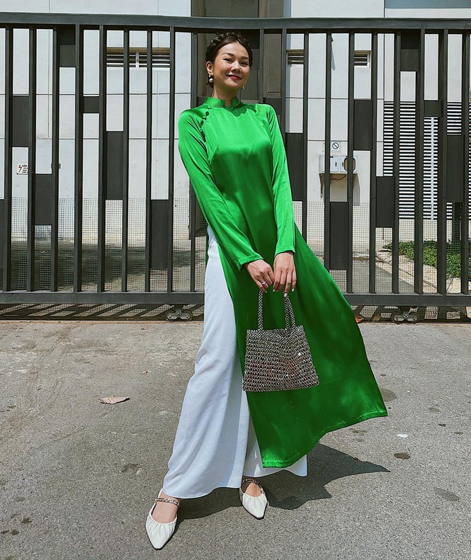 Ngắm sao Việt khoe áo dài ngày Tết mới thấy không phải túi hàng hiệu mà túi cói lên ngôi - ảnh 4