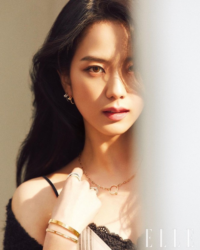 Ngắm BLACKPINK quảng cáo đồ trang sức: Từ nữ tổng tài đến cô nàng cá tính đều “cân được hết” - ảnh 3