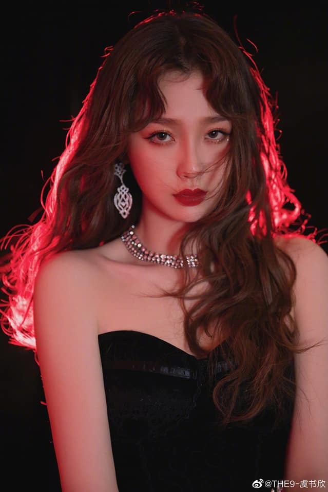 Học hỏi phong cách BLACKPINK mà không tới là thế nào? Nhìn Ngu Thư Hân sẽ rõ - ảnh 1