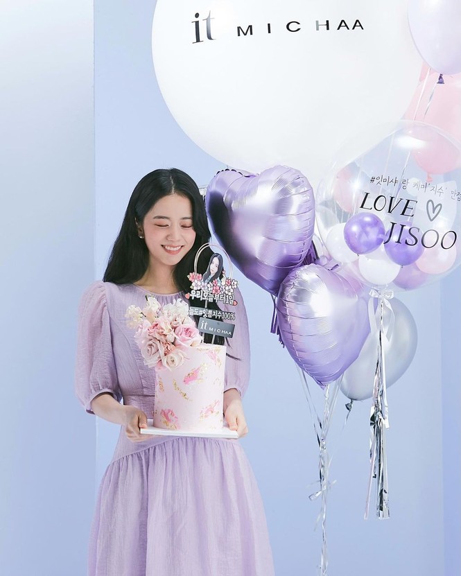 Vừa mời Jisoo làm nàng thơ, nhà mốt itMICHAA đã bị trừ điểm vì chỉnh ảnh quá đà - ảnh 1