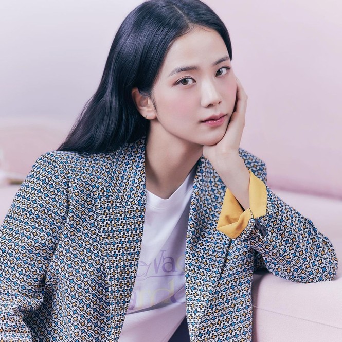 Vừa mời Jisoo làm nàng thơ, nhà mốt itMICHAA đã bị trừ điểm vì chỉnh ảnh quá đà - ảnh 2