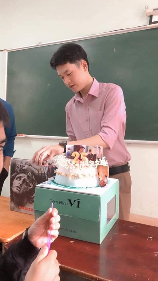 Mỹ nam bạn đang ngắm là một giáo viên dạy Toán, quan trọng là còn độc thân - ảnh 3
