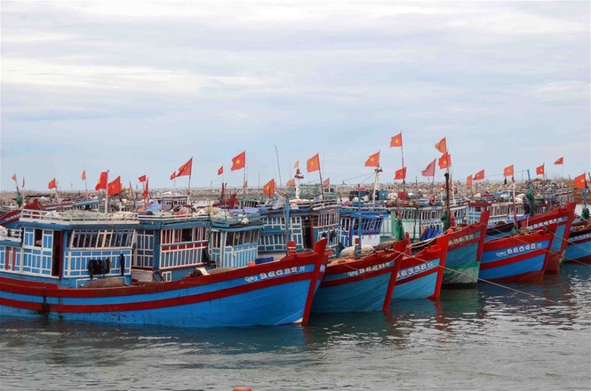 Khẩn cấp với ứng phó với 2 áp thấp nhiệt đới trên biển Đông - ảnh 1