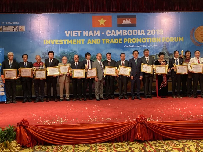 Chủ tịch Busadco lọt Top 10 “nhà quản lý, trí thức tiêu biểu” ASIA 2019 - ảnh 1