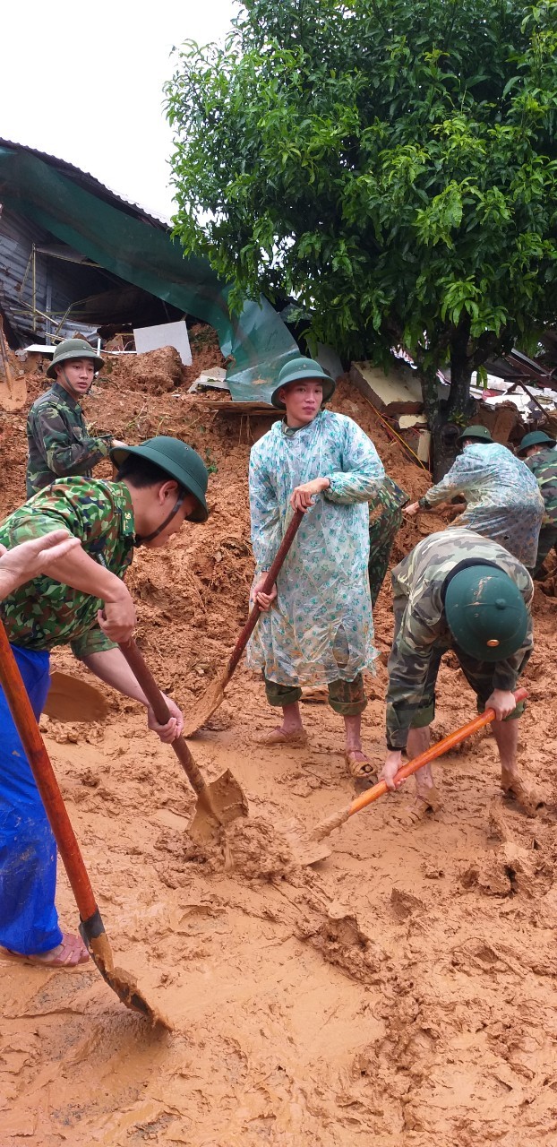 Sạt sở đặc biệt nghiêm trọng ở Quảng Trị: Nỗ lực tìm kiếm 22 cán bộ, chiến sỹ mất tích - ảnh 2