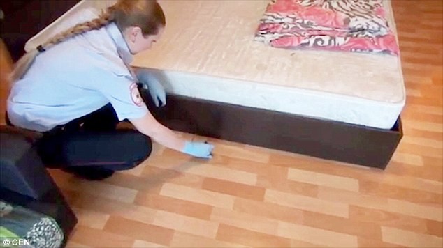 Rúng động chồng chặt xác vợ nhét thùng rác vì ghen tuông - ảnh 1