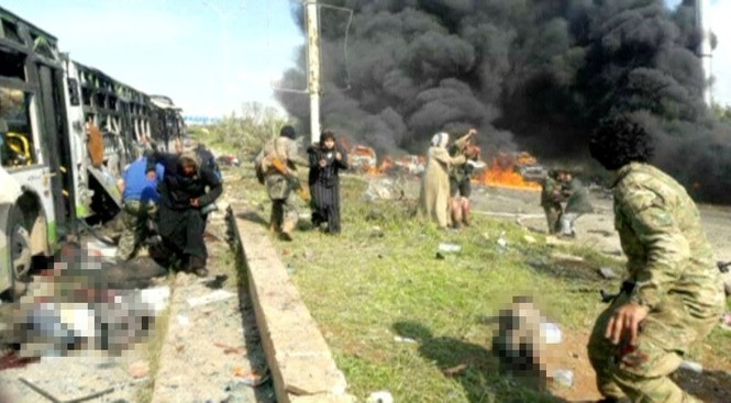 Syria: Đánh bom đoàn xe sơ tán, 70 người thiệt mạng - ảnh 1