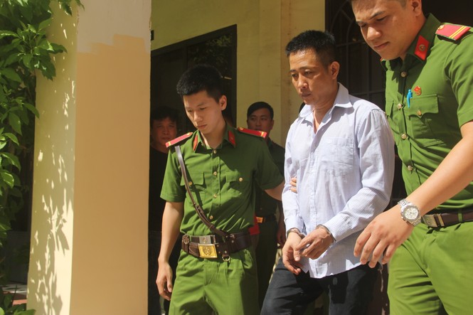 18 năm tù cho cựu trung uý cảnh sát giao thông bắn chết người - ảnh 1