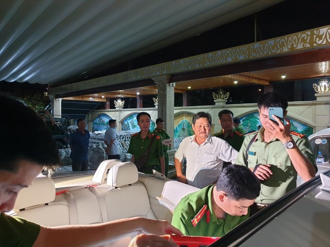 Cha con đại gia cho vay nặng lãi: Từ lâu đài dát vàng đến trại giam - ảnh 4