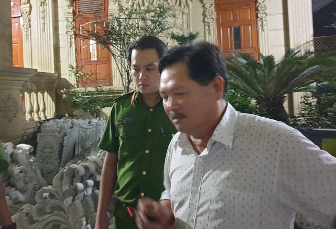 Cha con đại gia cho vay nặng lãi: Từ lâu đài dát vàng đến trại giam - ảnh 1