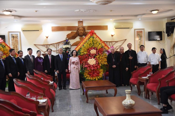 Trưởng ban dân vận T.Ư chúc mừng Giáng sinh tại Giáo phận Xuân Lộc - ảnh 1