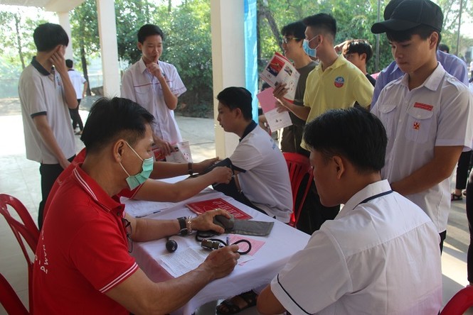 Người đẹp Nhân ái Huỳnh Nguyễn Mai Phương tham gia Chủ nhật Đỏ tại Đồng Nai - ảnh 6