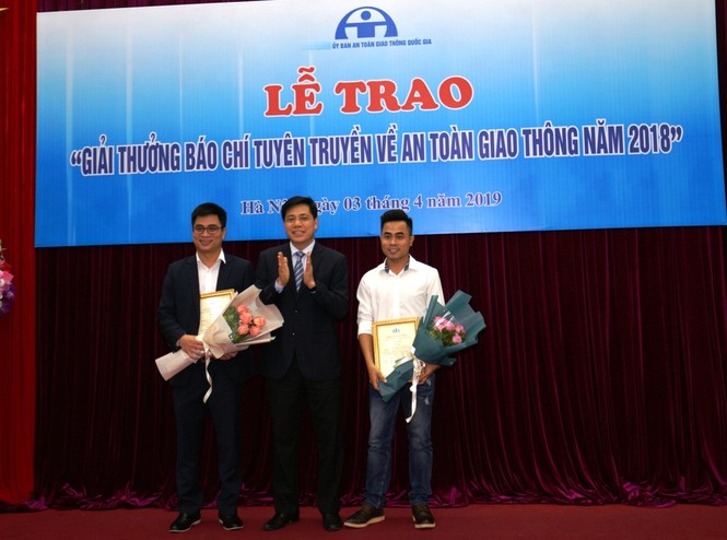 Báo Tiền Phong đạt giải ba thi viết về an toàn giao thông - ảnh 1
