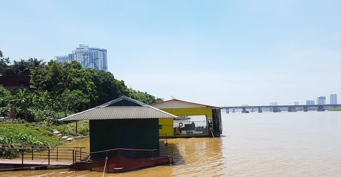 Nhà hàng trên sông Hồng: Quá hạn cưỡng chế vẫn 'án binh bất động' - ảnh 1