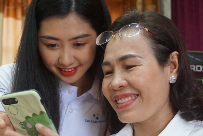 Vẻ đằm thắm của Người đẹp truyền thông Phạm Ngọc Linh ở huyện miền núi, tỉnh Quảng Bình - ảnh 6