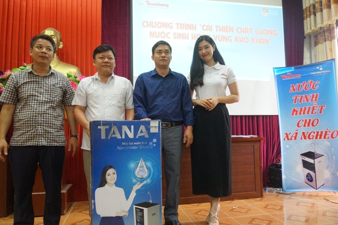 Vẻ đằm thắm của Người đẹp truyền thông Phạm Ngọc Linh ở huyện miền núi, tỉnh Quảng Bình - ảnh 7