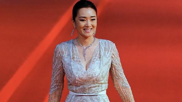 Song Hye Kyo, Củng Lợi, Ôn Bích Hà lộng lẫy trên thảm đỏ - ảnh 7