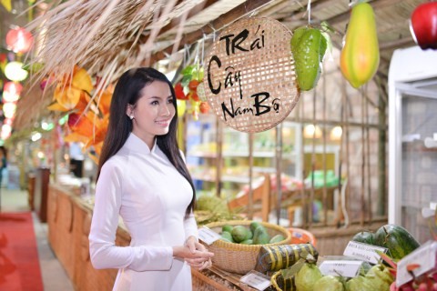 Phan Thị Mơ đẹp hút hồn với áo dài trắng giản dị - ảnh 6