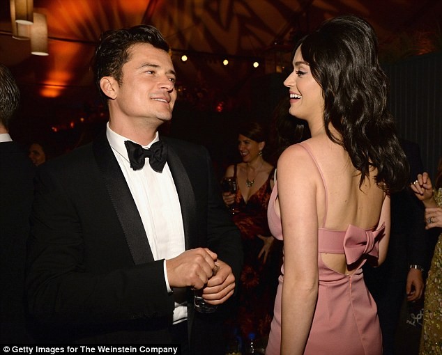 Chồng cũ Miranda Kerr ‘quấn quýt’ Katy Perry tại sự kiện - ảnh 3