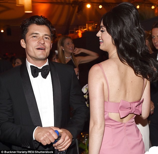 Chồng cũ Miranda Kerr ‘quấn quýt’ Katy Perry tại sự kiện - ảnh 2