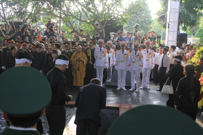 Đại tướng Lê Đức Anh an nghỉ cùng đồng đội tại Nghĩa trang Thành phố Hồ Chí Minh - ảnh 6