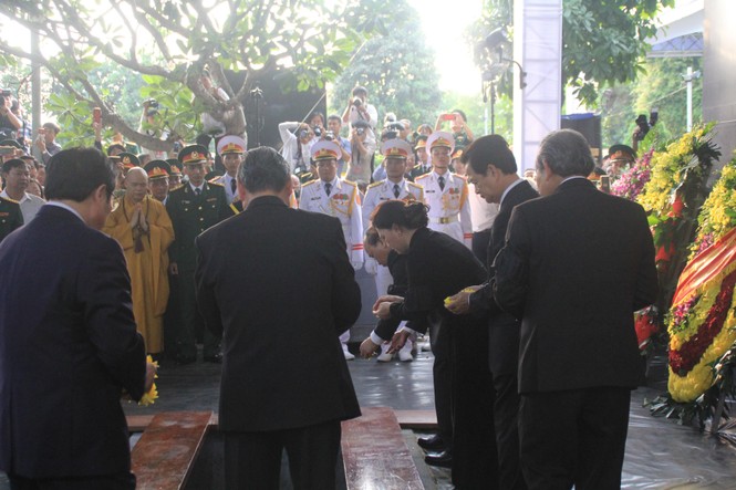 Đại tướng Lê Đức Anh an nghỉ cùng đồng đội tại Nghĩa trang Thành phố Hồ Chí Minh - ảnh 7