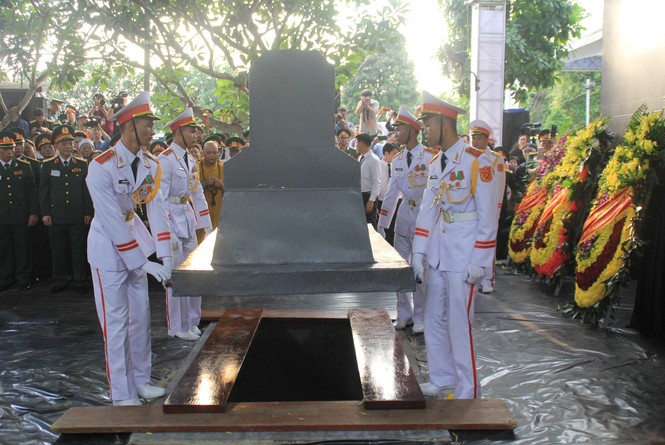 Đại tướng Lê Đức Anh an nghỉ cùng đồng đội tại Nghĩa trang Thành phố Hồ Chí Minh - ảnh 11