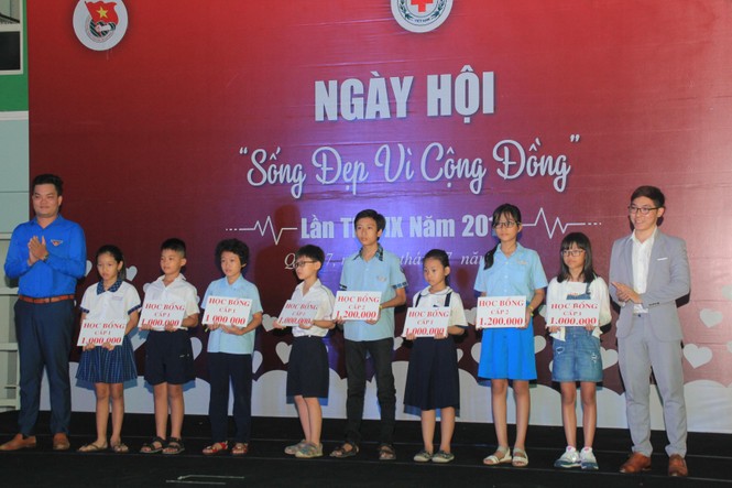 Tiếp nhận 450 đơn vị máu tại ngày hội