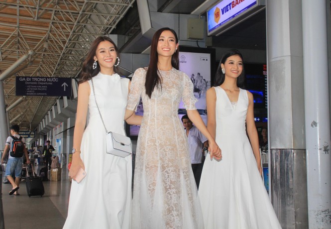 Fan vây kín Top 3 Miss World Việt Nam ở sân bay Tân Sơn Nhất - ảnh 6