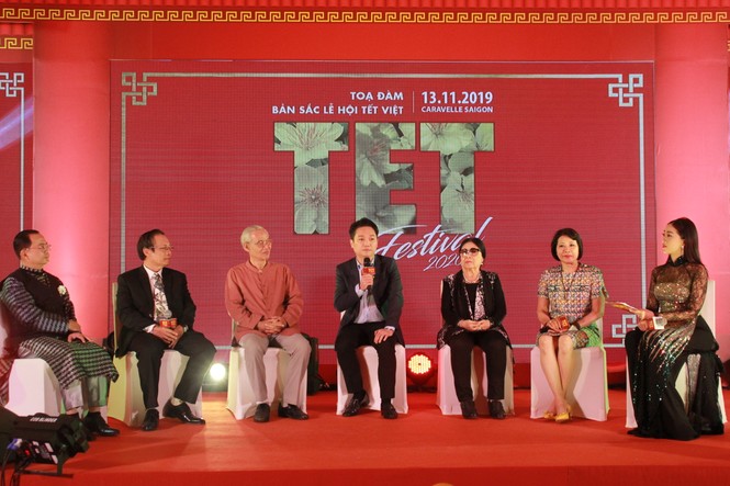 Cùng gói bánh chưng, xem dựng cây nêu, vui trò chơi dân gian... tại lễ hội TET Festival - ảnh 1