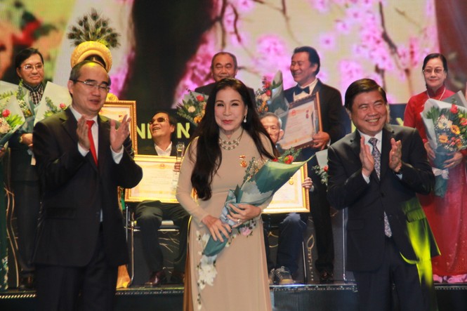 Minh Vương, Thanh Tuấn cùng dàn nghệ sĩ tề tựu ở lễ vinh danh - ảnh 4
