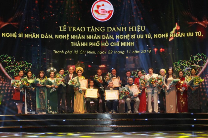 Minh Vương, Thanh Tuấn cùng dàn nghệ sĩ tề tựu ở lễ vinh danh - ảnh 9