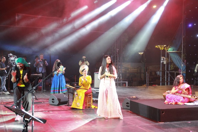 Ca sỹ đạt giải Grammy trình diễn ca khúc viết riêng cho 'Hò dô 2019' tại TP.HCM - ảnh 16