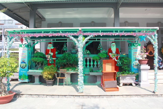 Giáo xứ ở Sài Gòn tất bật đón mừng Giáng sinh - ảnh 5