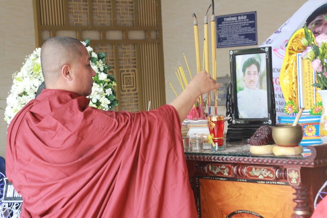 Con gái NSƯT Chánh Tín: 'Tro cốt ba sẽ hòa vào dòng suối nơi ông nội yên nghỉ' - ảnh 3