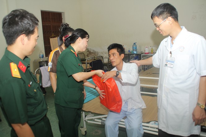 Tuổi trẻ Bệnh viện Quân y 175 tri ân thương bệnh binh - ảnh 3