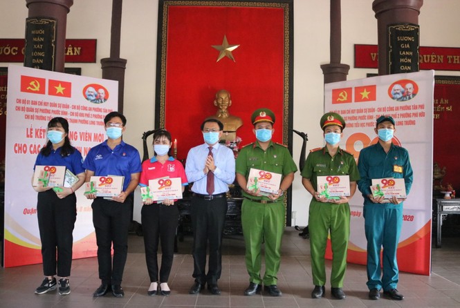 Kết nạp Đảng nhiều chiến sỹ tình nguyện hè - ảnh 1